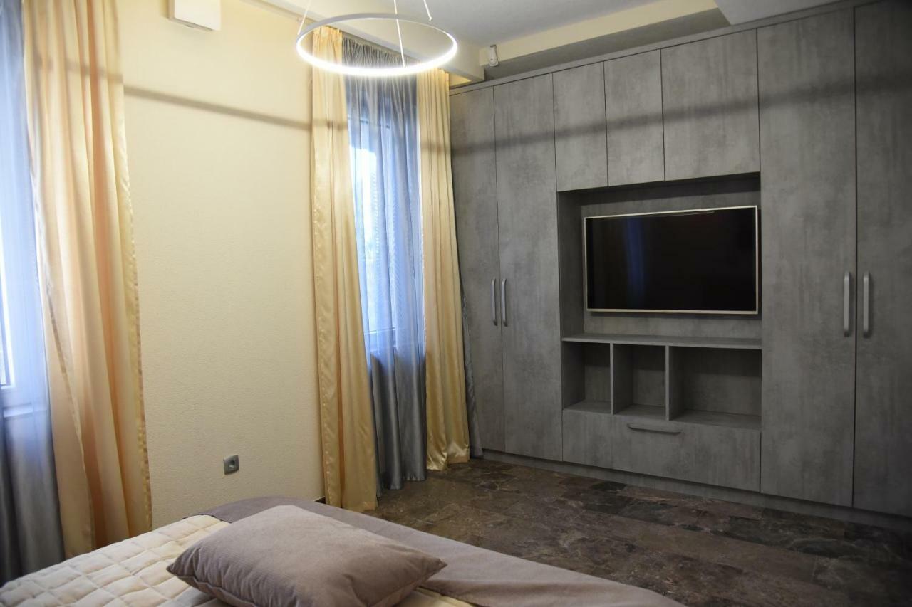 Zeta Apartment